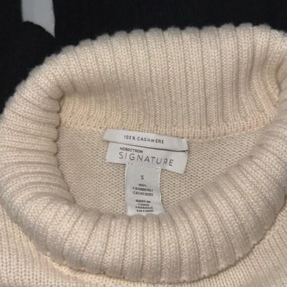 SIGNATURE BY NORDSTROM - 100% Cashmere Turtle Neck Sweater Cream & Black - Picture 6 of 7